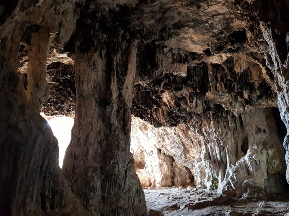 Interior de la Cueva Galiana Alta